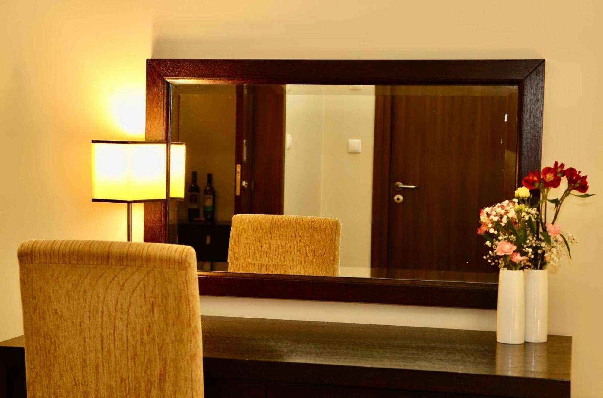 Hotel Teczowy Mlyn Кельце Экстерьер фото