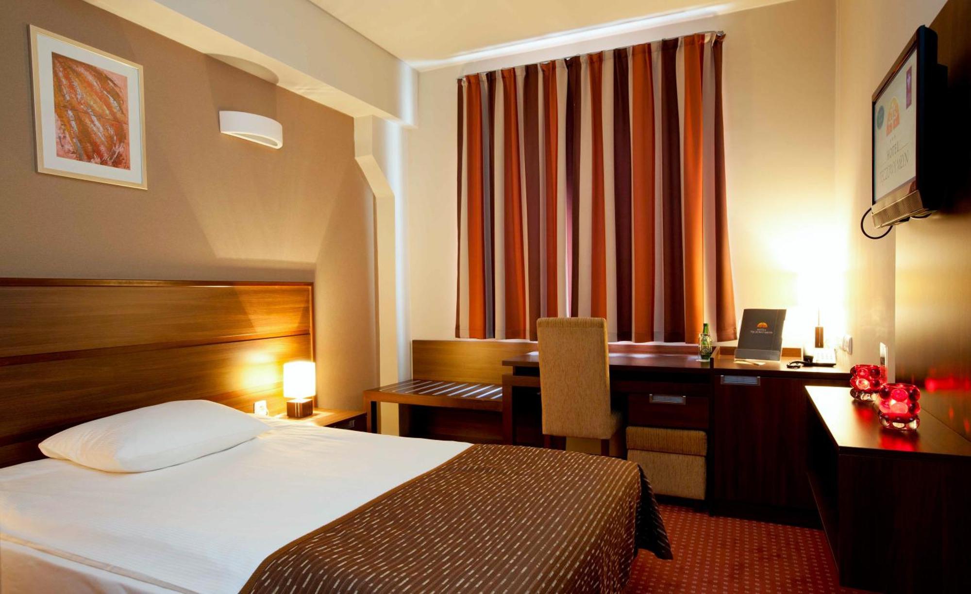 Hotel Teczowy Mlyn Кельце Номер фото