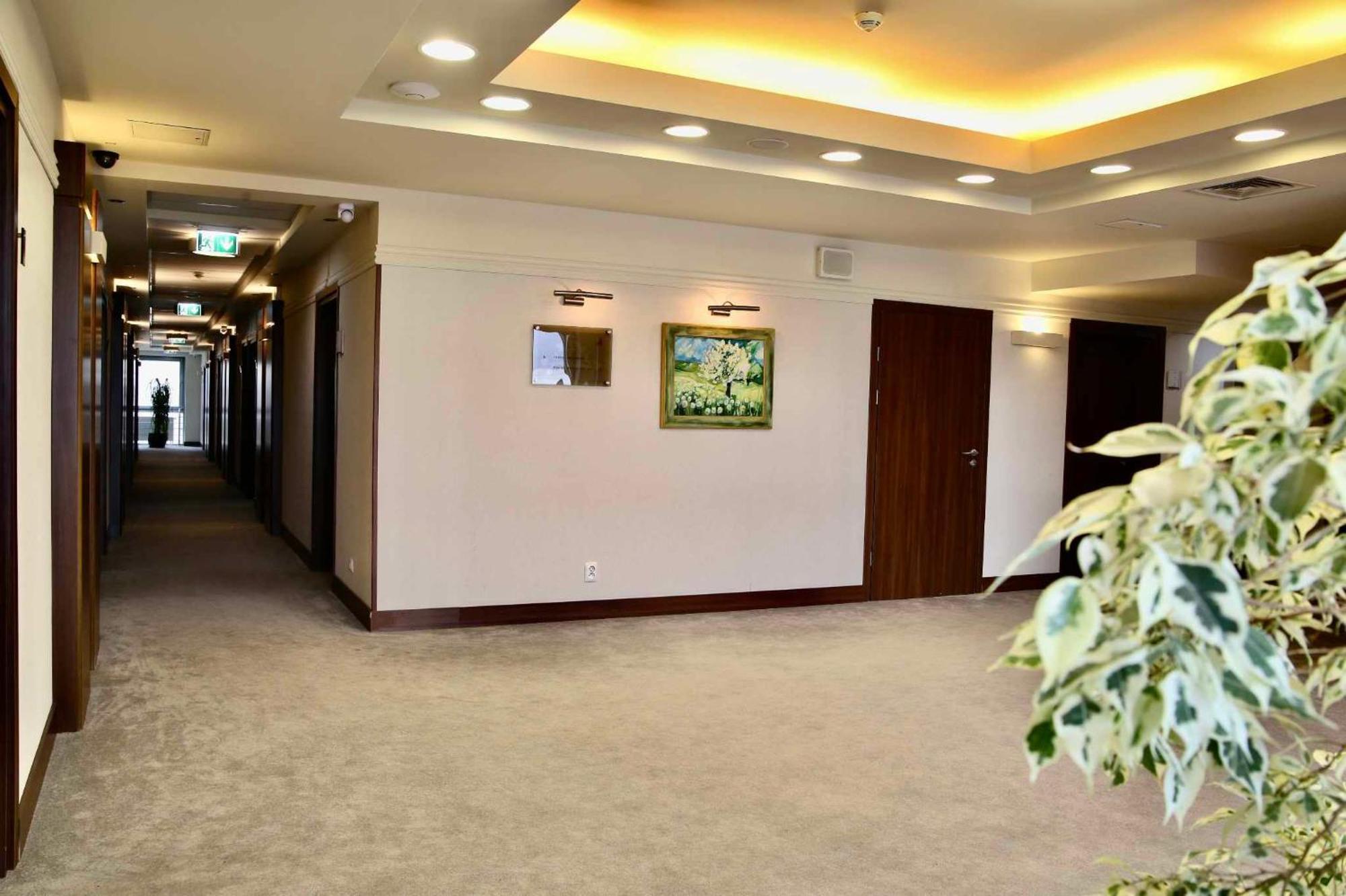 Hotel Teczowy Mlyn Кельце Экстерьер фото