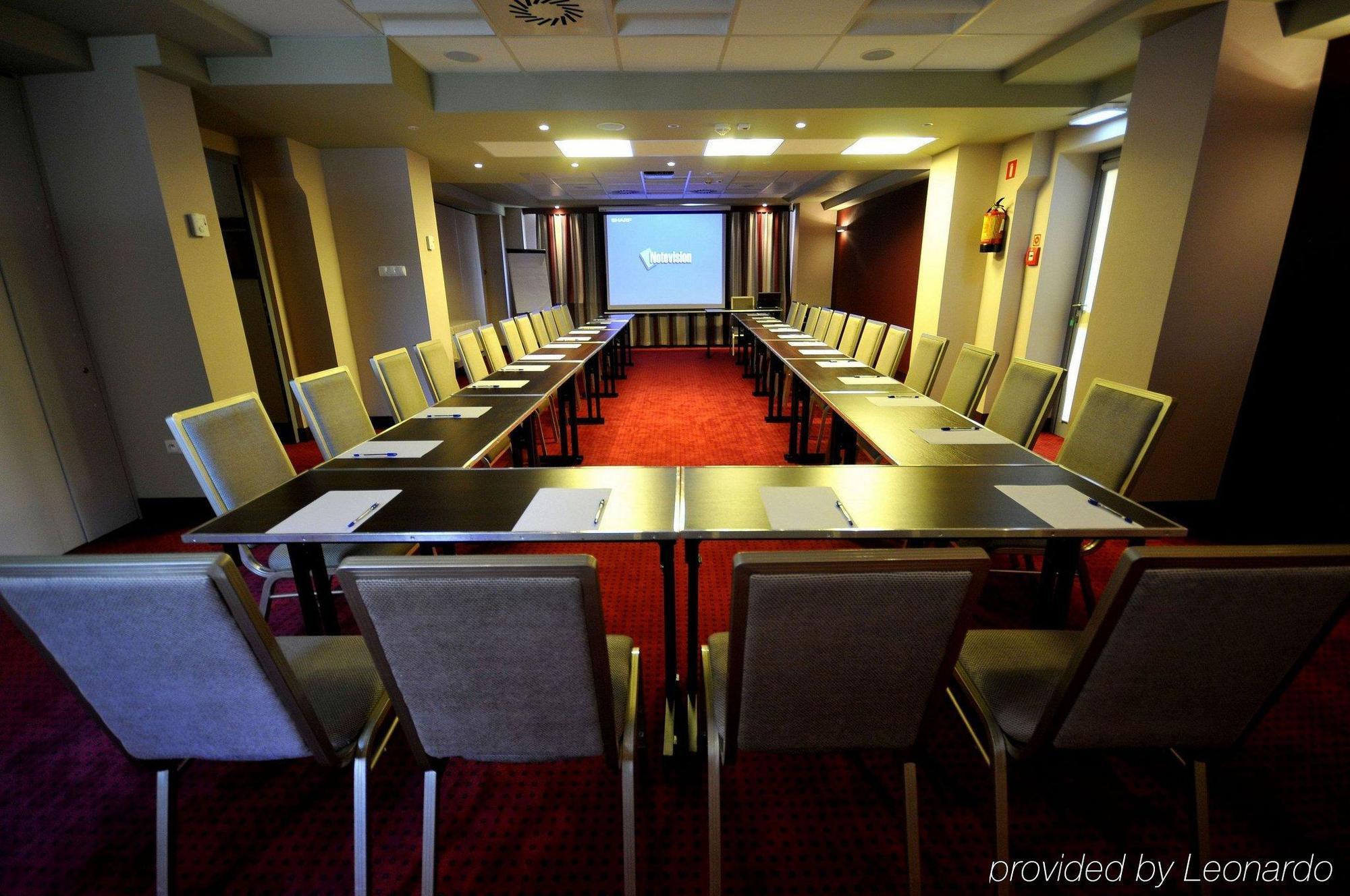 Hotel Teczowy Mlyn Кельце Экстерьер фото