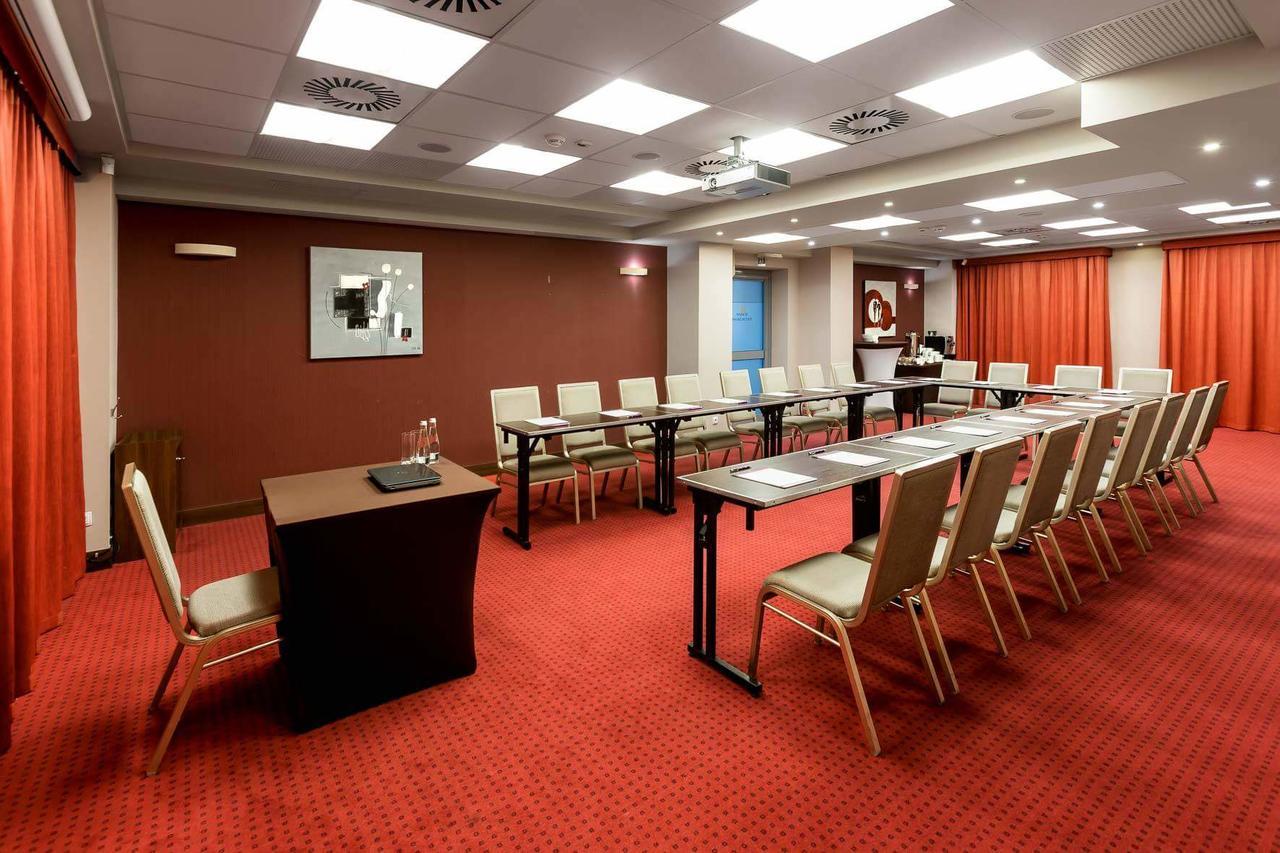 Hotel Teczowy Mlyn Кельце Экстерьер фото